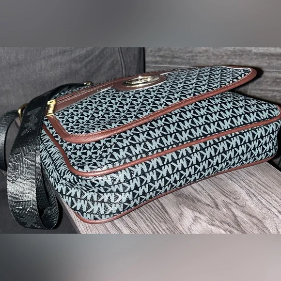 Michael Kors MK Monogram Crossbody Bag Brown Trim Medium Everyday Purse 10.25” - Picture 5 of 15